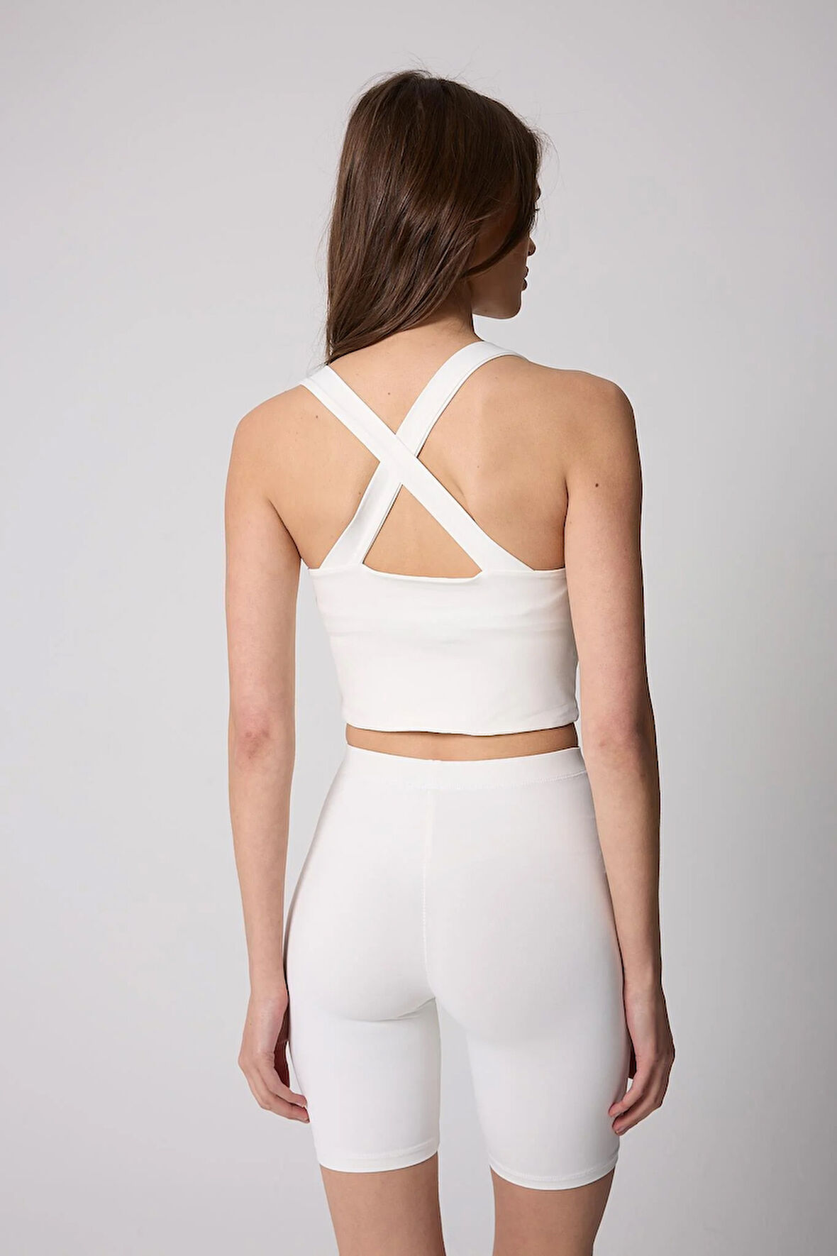 Kadın Crop Top Büstiyer Beyaz Sırtı Çapraz Askılı Slim Fit Basic - 2510