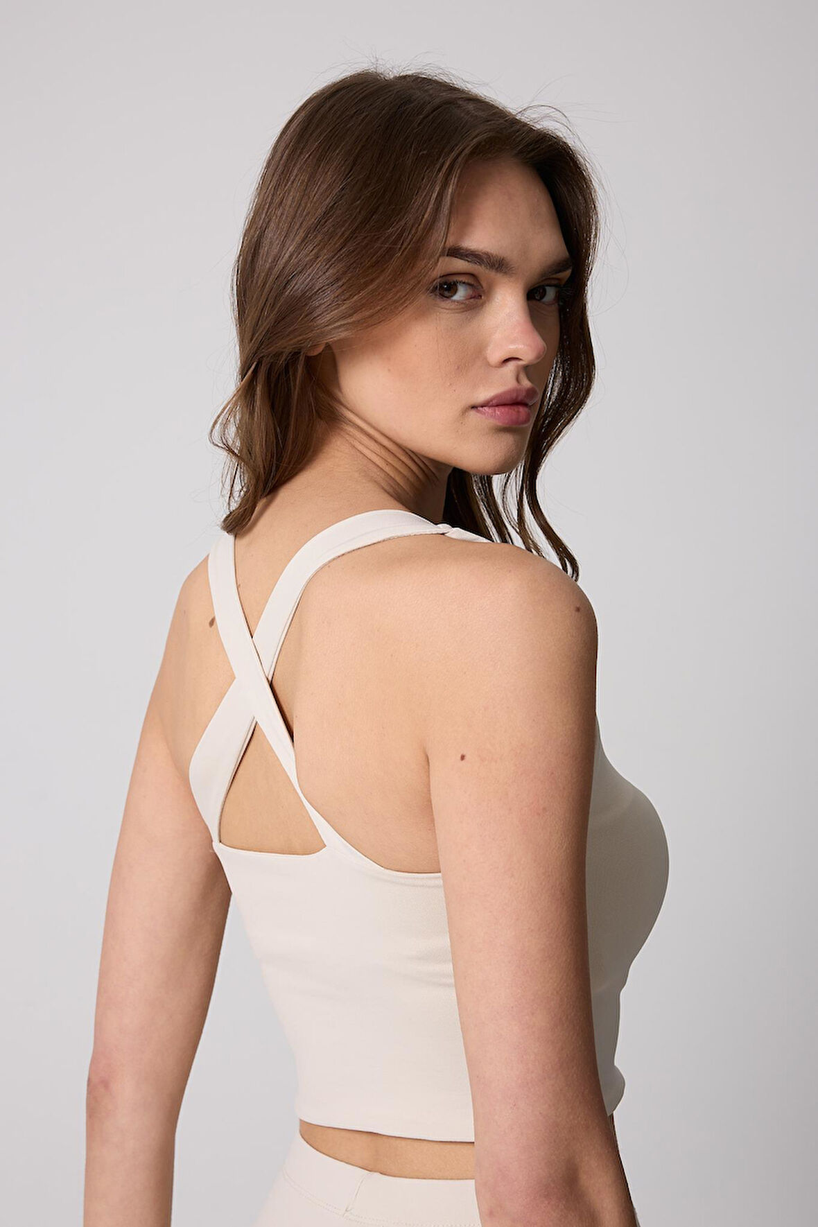 Kadın Crop Top Büstiyer Krem Rengi Sırtı Çapraz Askılı Slim Fit Basic - 2510
