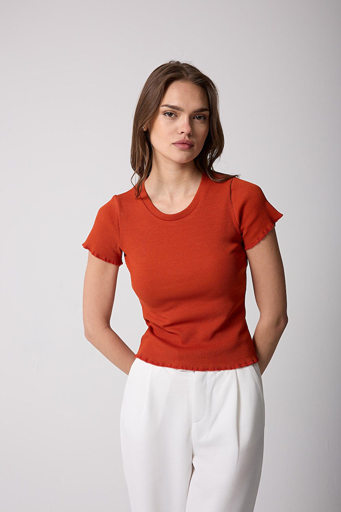 Kadın T-Shirt Kiremit Rengi Fitilli Slim Fit Kısa Kol Baby Overlok Detaylı Basic - 2511