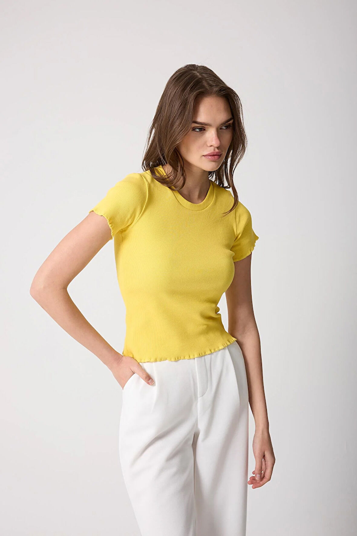 Kadın T-Shirt Sarı Fitilli Slim Fit Kısa Kol Baby Overlok Detaylı Basic - 2511