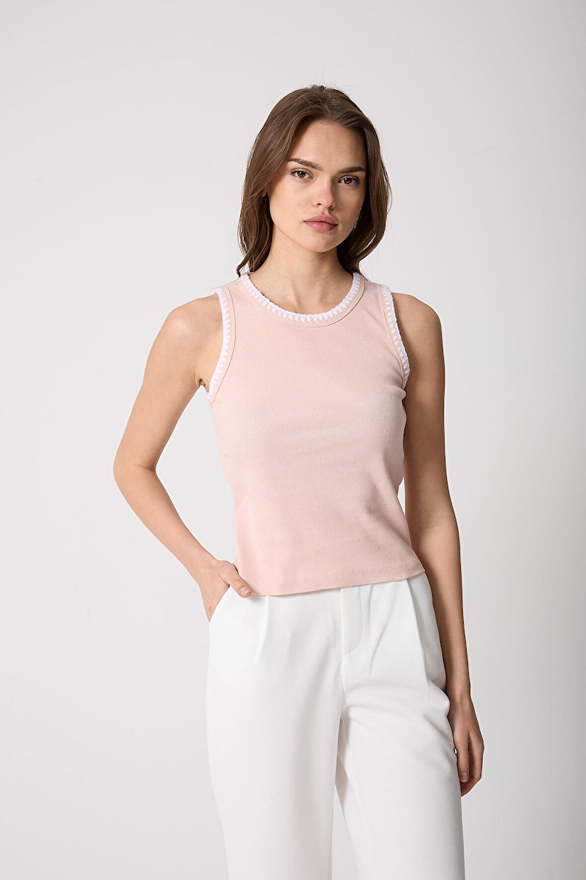 Kadın Pudra Pembe Halter Yaka Nakış Detaylı Bluz - 2512