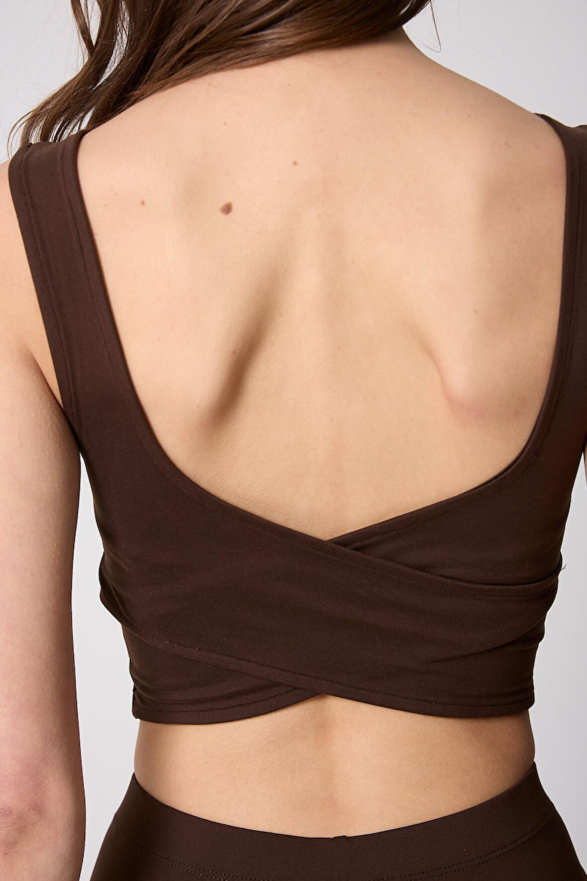 Kadın Kahve Rengi Sırtı Çapraz V Detaylı Likralı Crop Büstiyer - 2514