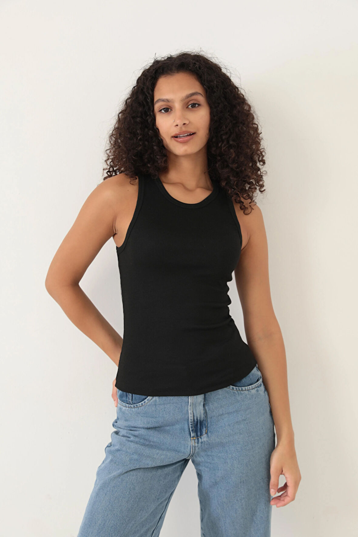 Amida Siyah Fitilli Görünümlü Basic Bisiklet Yaka Kadın Atlet- 2416