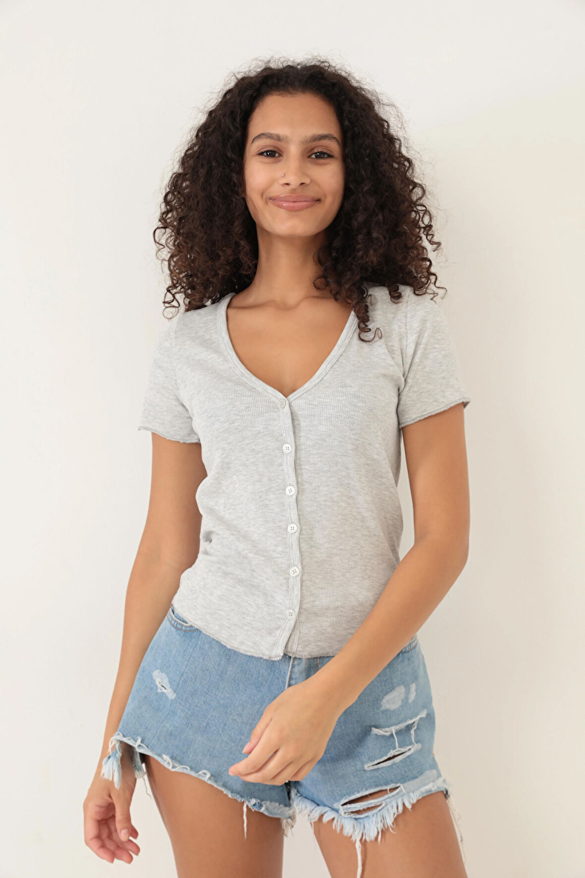 Grimelanj Fitilli Görünümlü V Yaka Önden Düğmeli Basic Kadın T-shirt- 2417