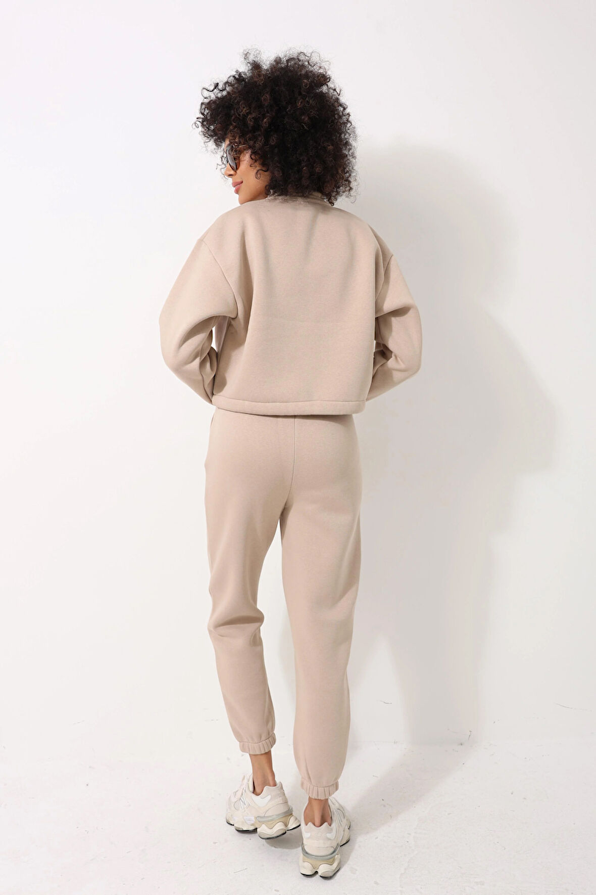Bej Yüksek Yaka Crop Ceketli Jogger Pantolonlu Kadın Eşofman İkili Takım - 2455