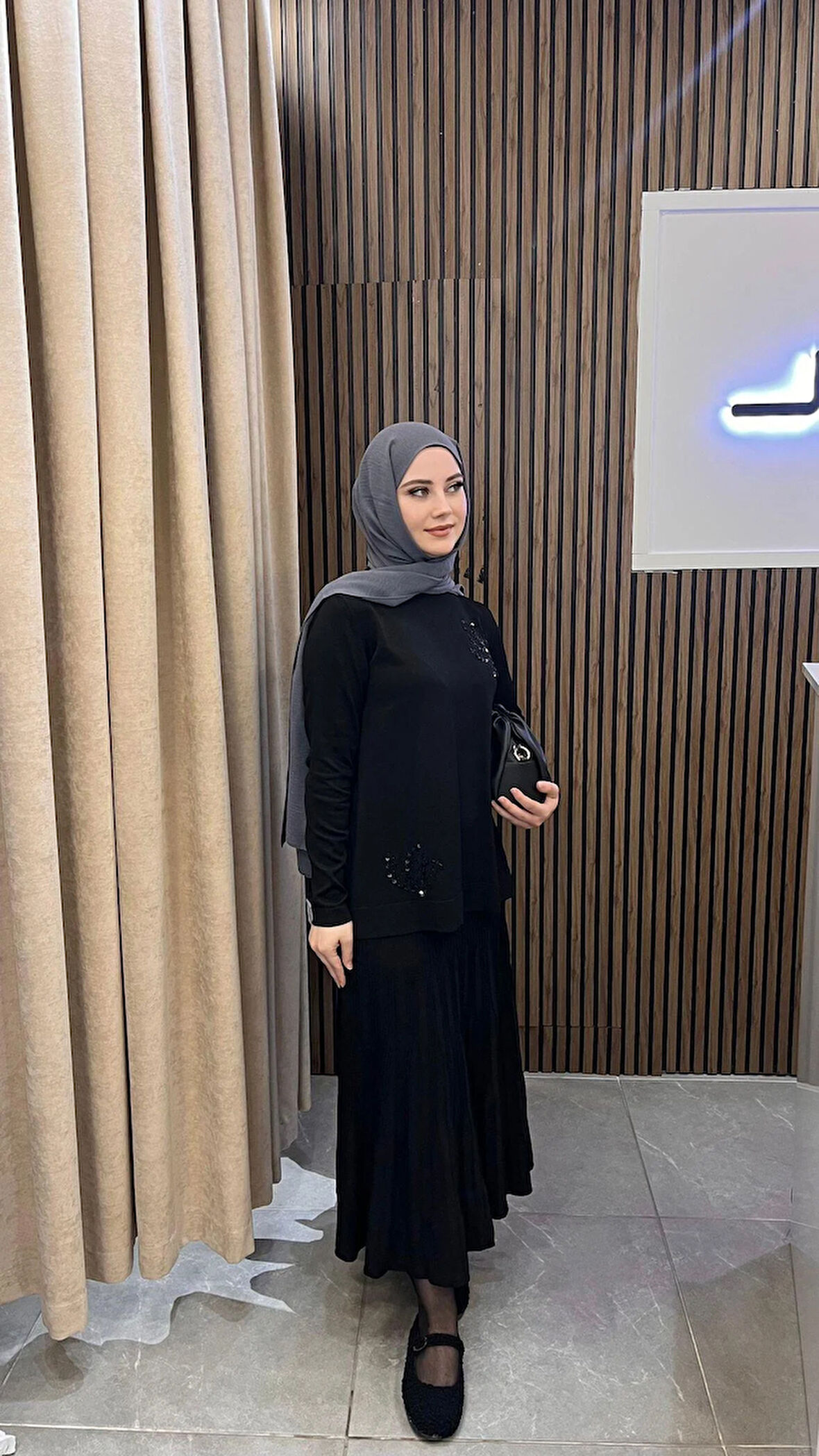 Nuss 1352 Boncuk İşlemeli Etekli Takım Siyah