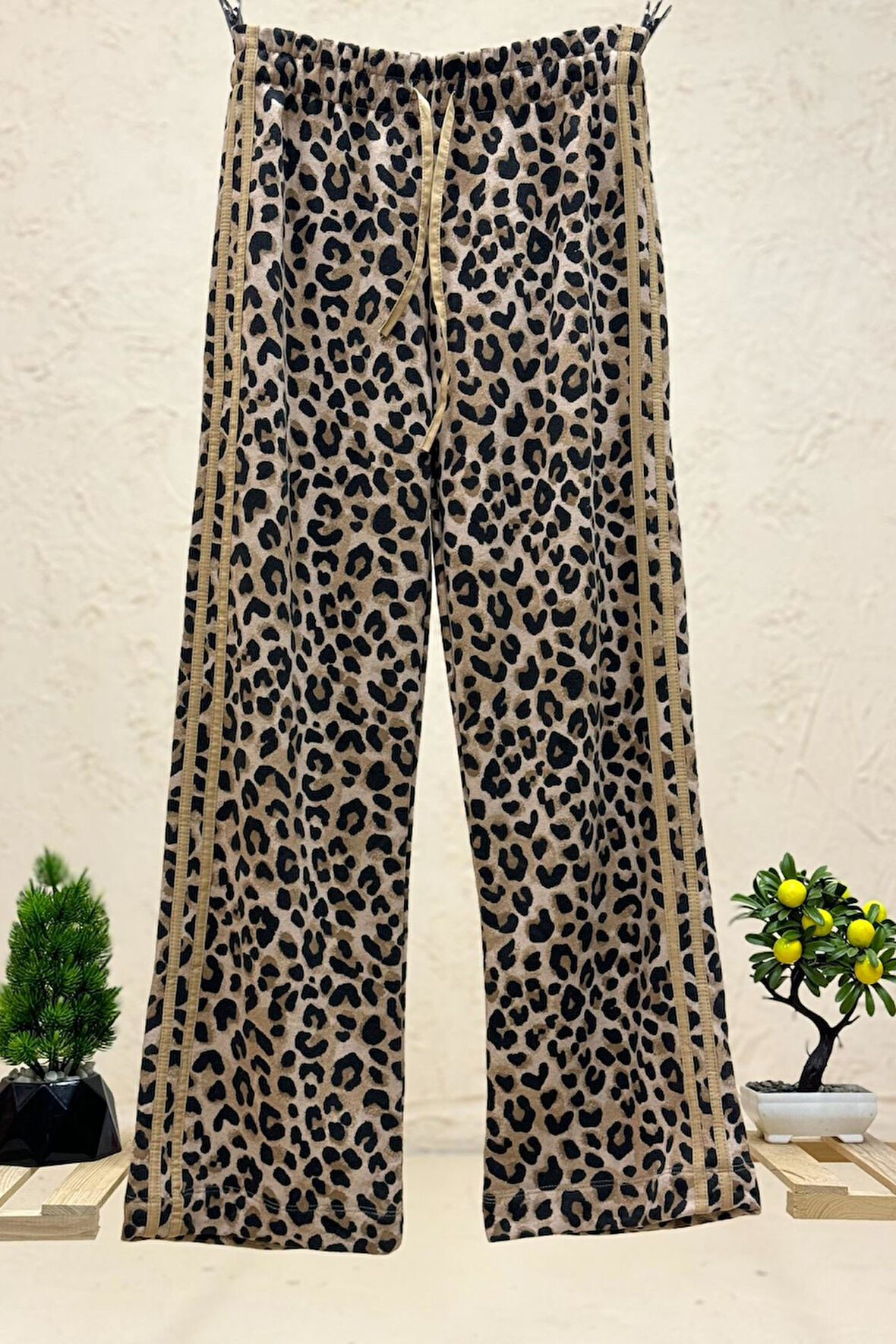 Leopar Desen Yanları Şeritli Penye Pantolon