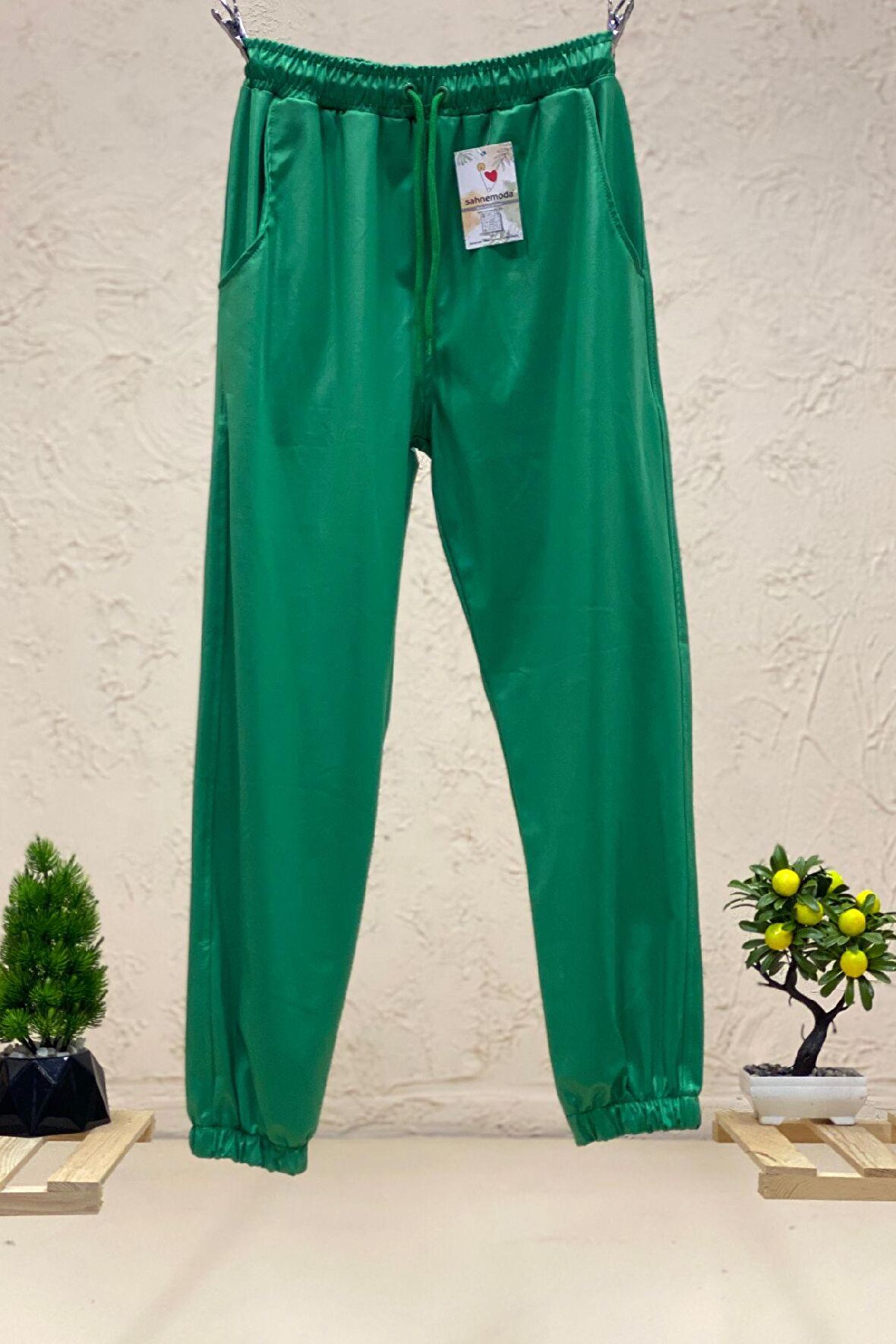 Paça Ve Bel Lastikli Saten Pantolon