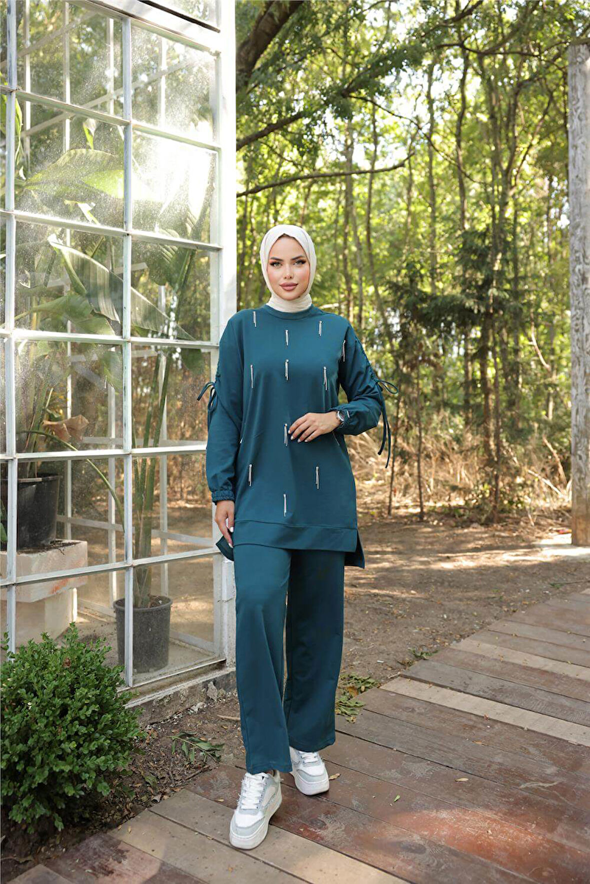 O Yaka Koldan Bağcıklı Taş Detaylı İkili Tesettür Eşofman Takımı - 71208.208 - Koyu Petrol