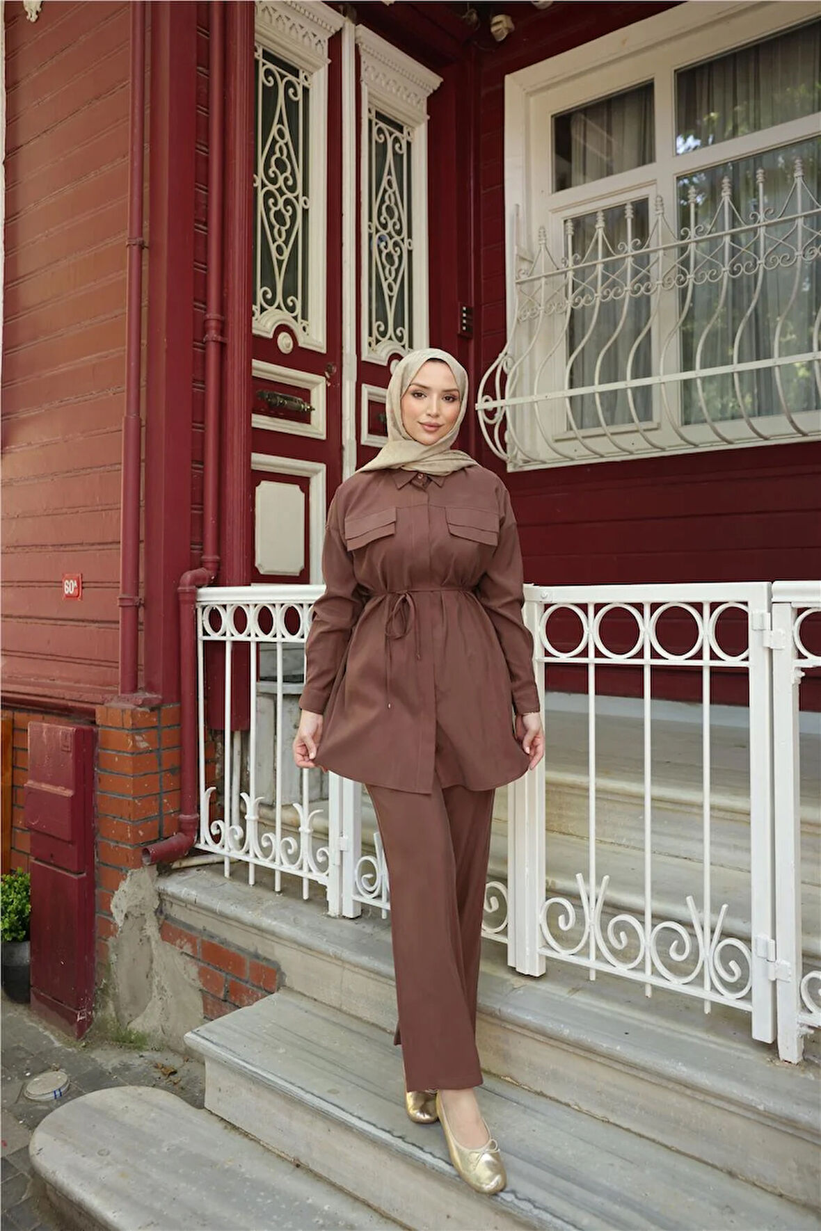 Gömlek Yaka Belden Bağcıklı Kısa Tunik İkili Tesettür Eşofman Takımı - (38-46) - 71299 - Kahverengi