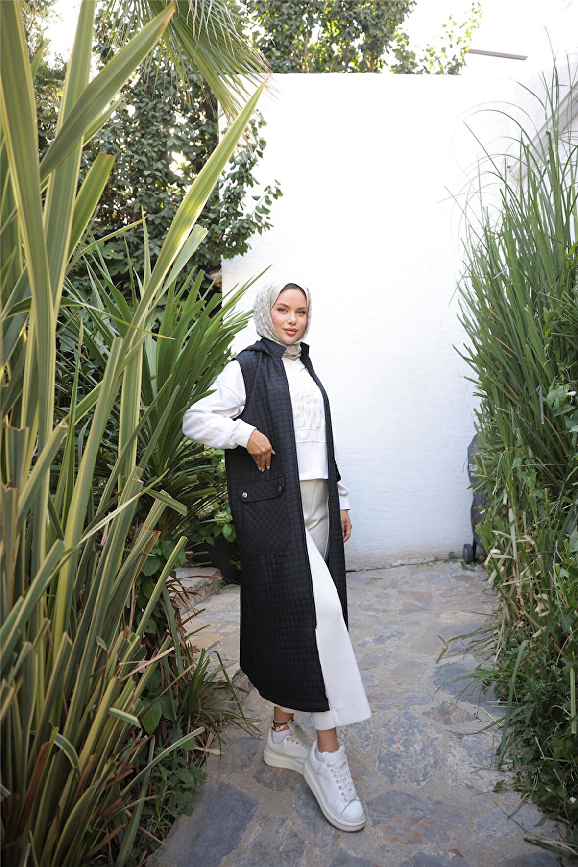 Kapşonlu Fermuarlı Cepli Kolsuz Önden Cepli Kapitone Uzun Yelek - (38-46) - 71309 - Siyah