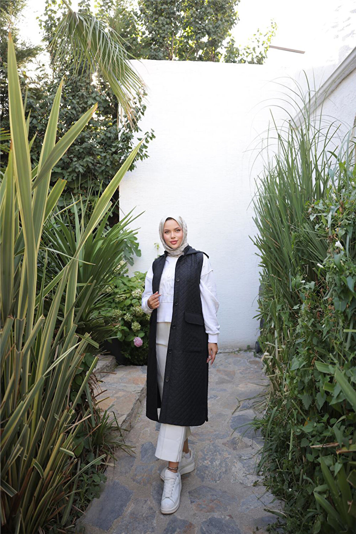 Kapşonlu Düğmeli Kolsuz Cepli Kapitone Uzun Yelek - (38-46) - 71308 - Siyah