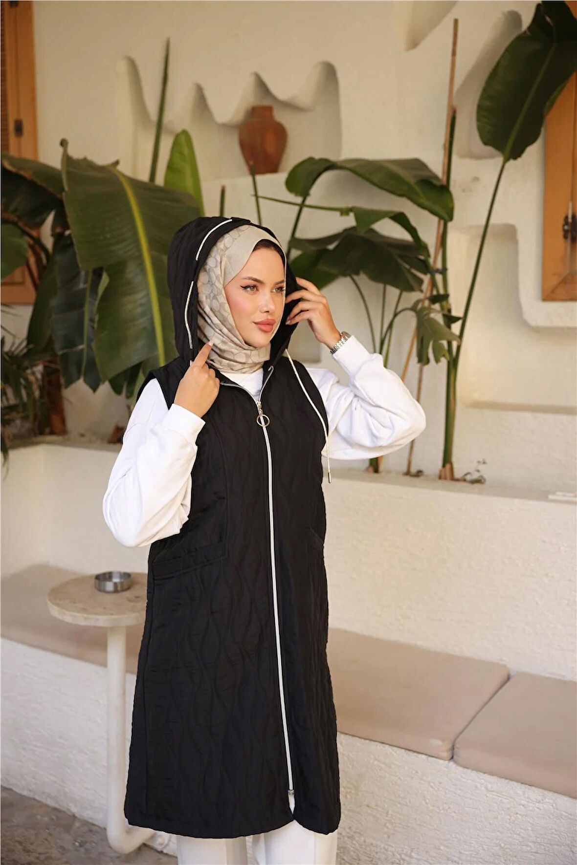 Kapşonlu Fermuarlı Cepli Kolsuz Cepli Kapitone Yelek - (38-46) - 71307 - Siyah