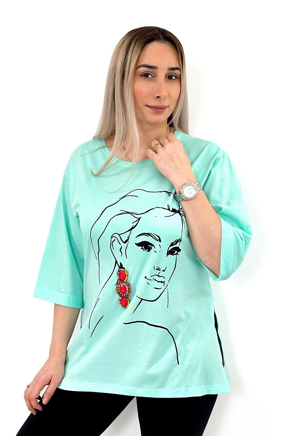 Uzun Yanı Yırtmaçlı Küpe Aksesuarlı Oversize Bisiklet Yaka Mintyeşili Tshirt