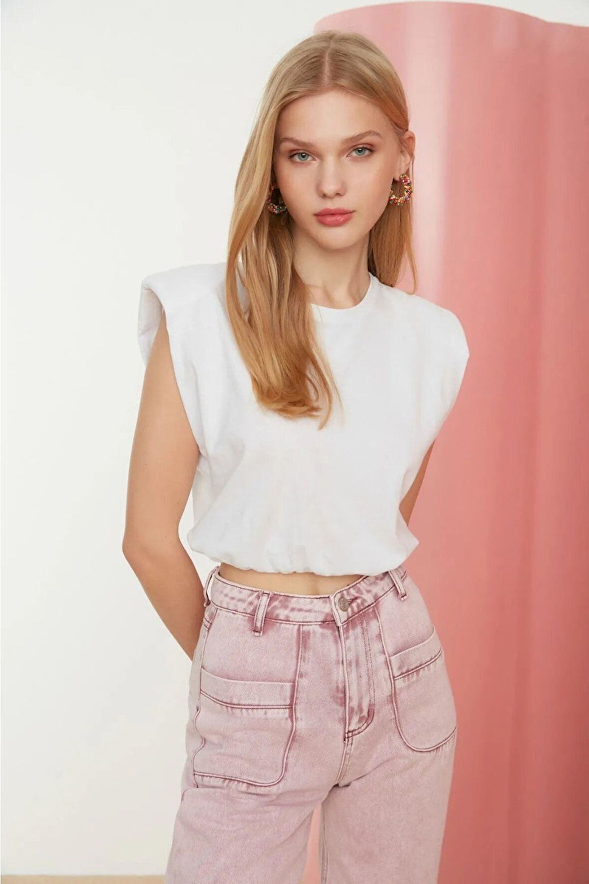 Beyaz %100 Pamuk Vatkalı Crop Bisiklet Yaka Örme T-shirt