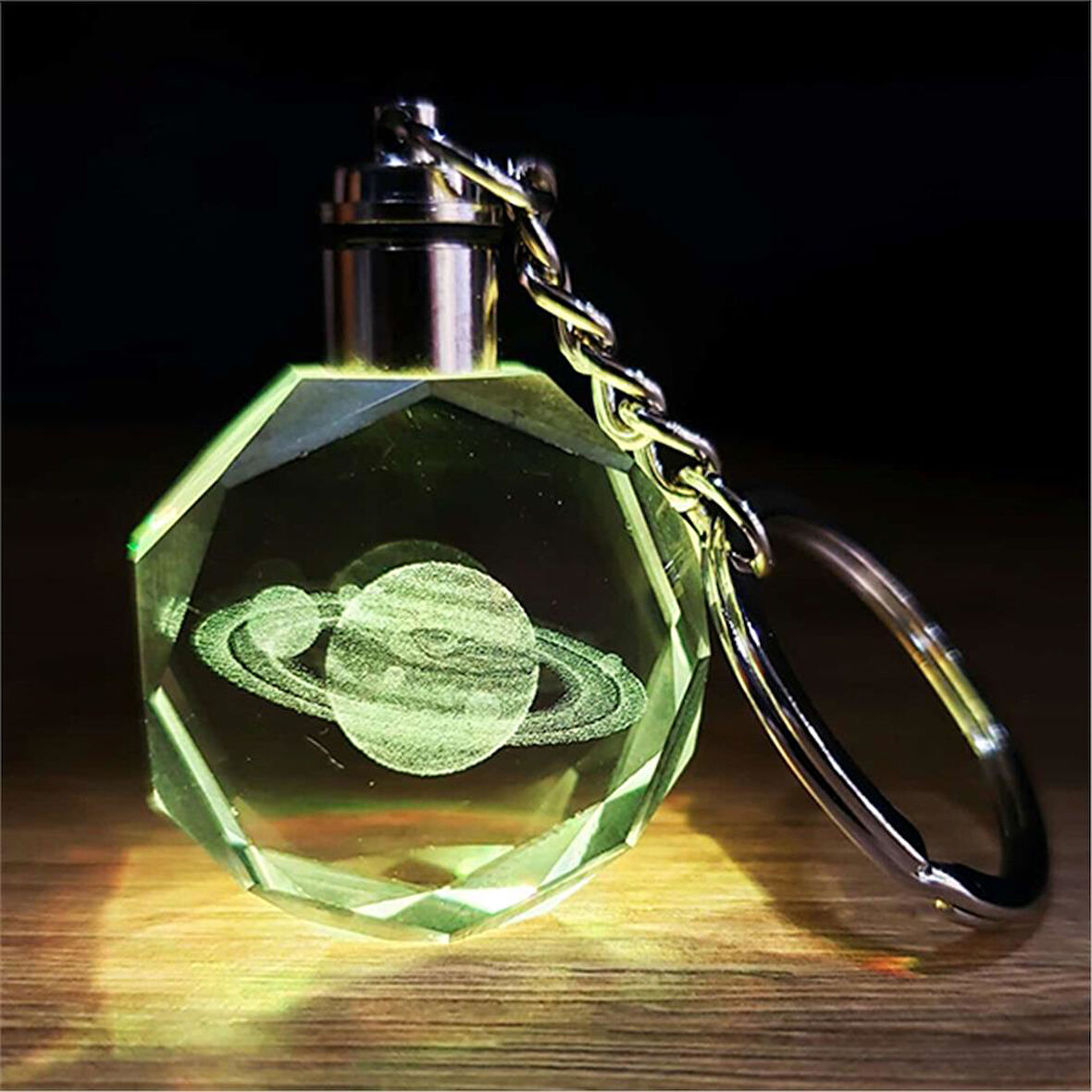 Işıklı Renk Değiştiren Satürn Gezegen Tasarımlı Anahtarlık