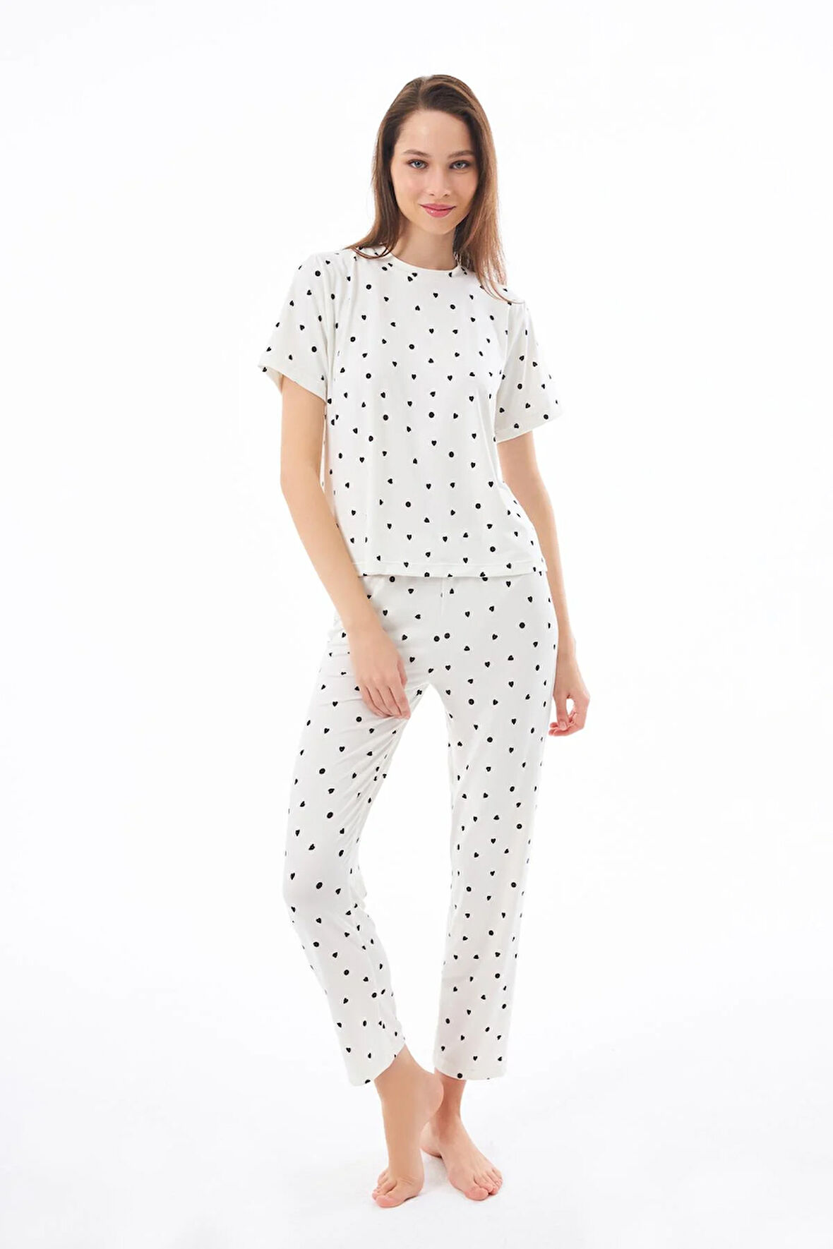 Premium Kadın Pijama Takımı Krem Kalp Desenli Yumuşak Dokulu Kısa Kollu Bisiklet Yaka