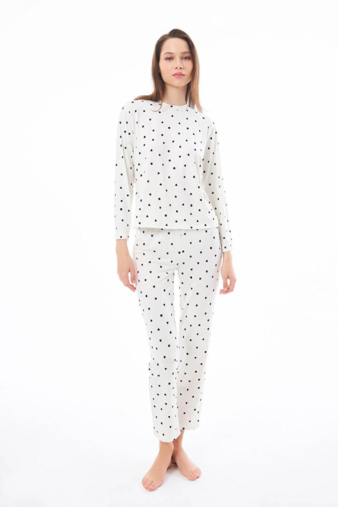 Premium Kadın Pijama Takımı Krem Kalp Desenli Yumuşak Dokulu Bisiklet Yaka Uzun Kollu