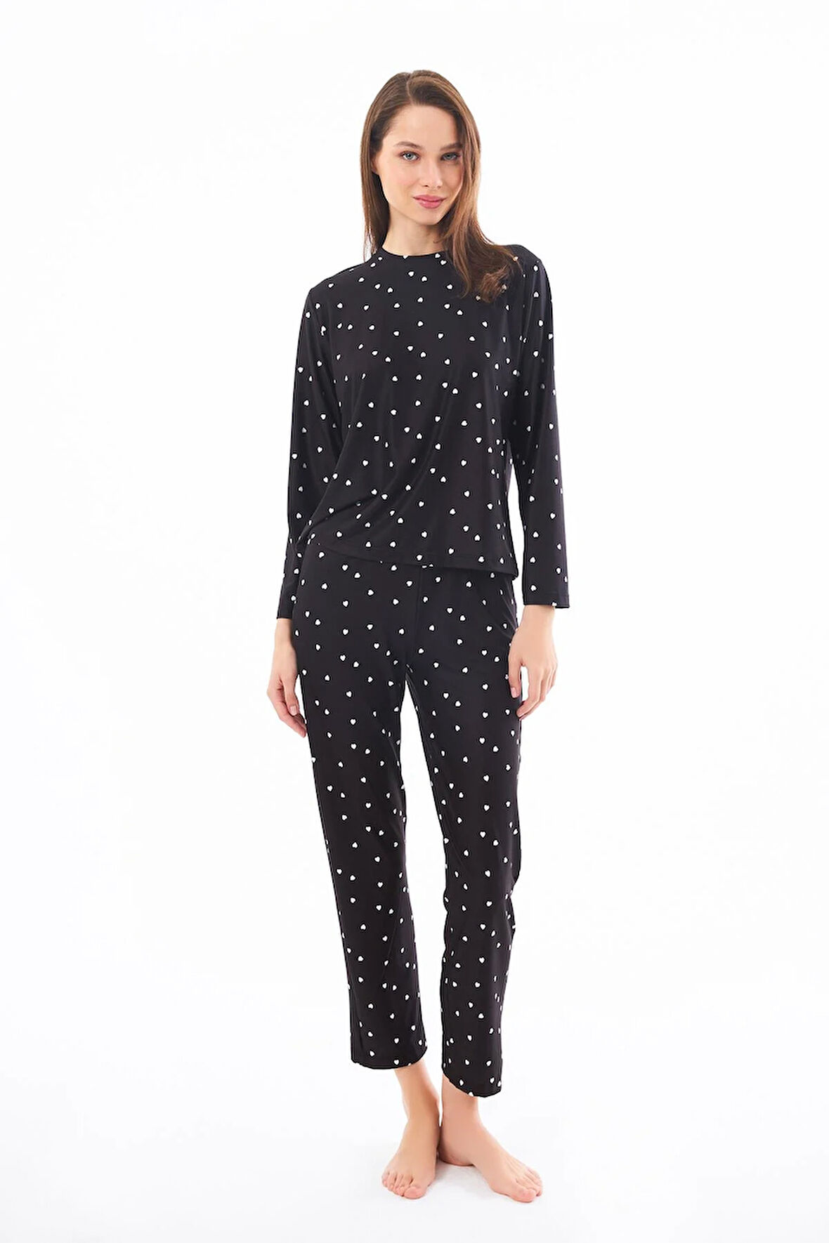 Premium Kadın Pijama Takımı Siyah Kalp Desenli Yumuşak Dokulu Bisiklet Yaka Uzun Kollu