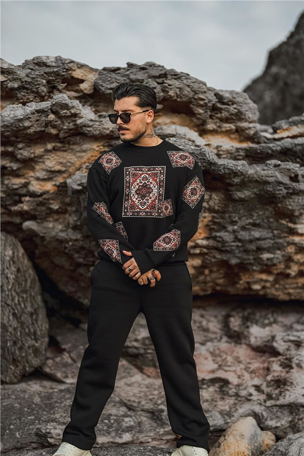 Erkek Kilim Desen Şardonlu Sweatshirt Siyah