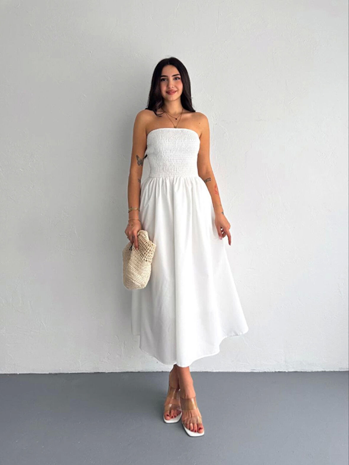 Straplez Pileli Elbise - Beyaz