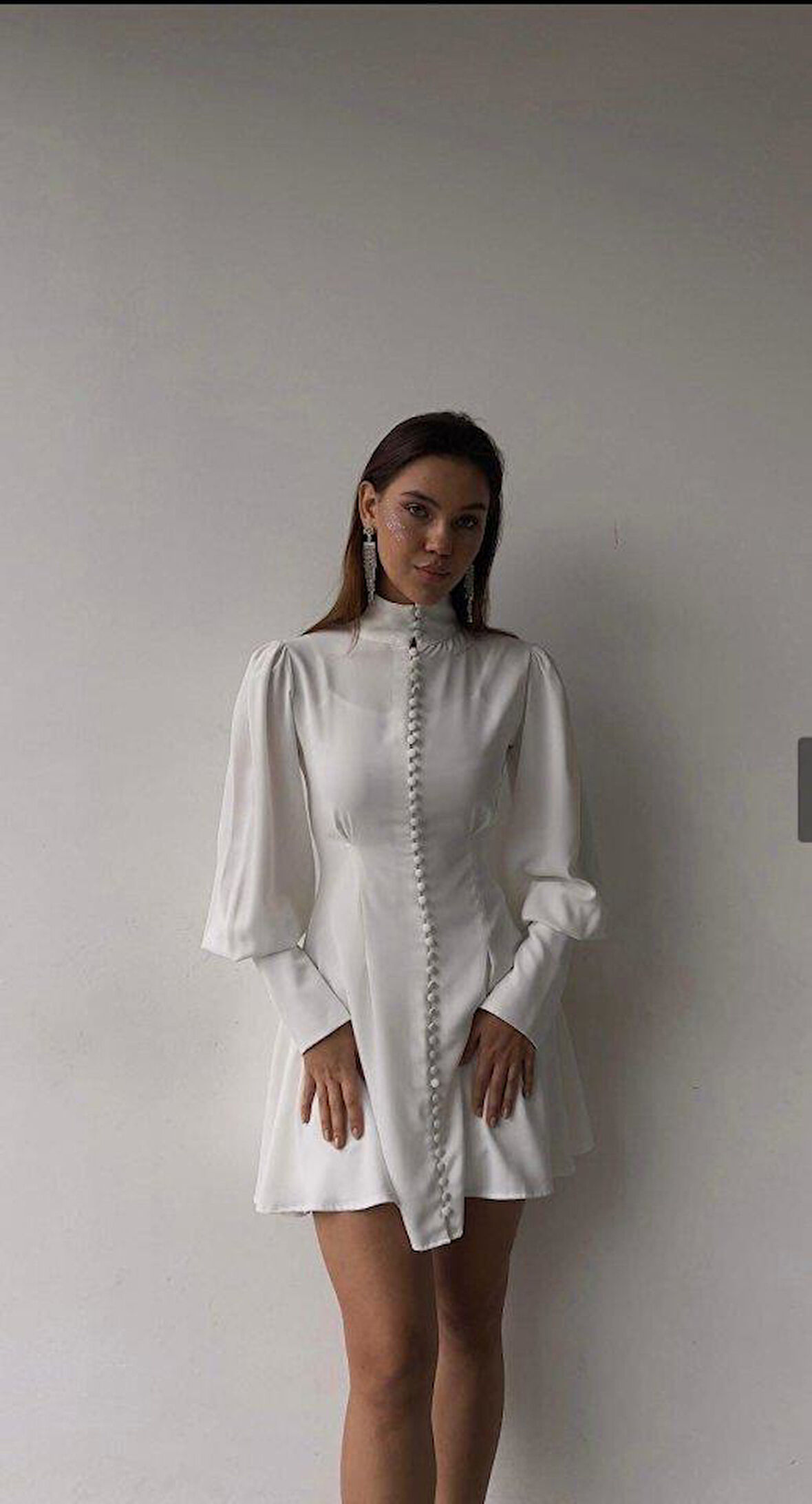 Beyaz Düğmeli Elbise