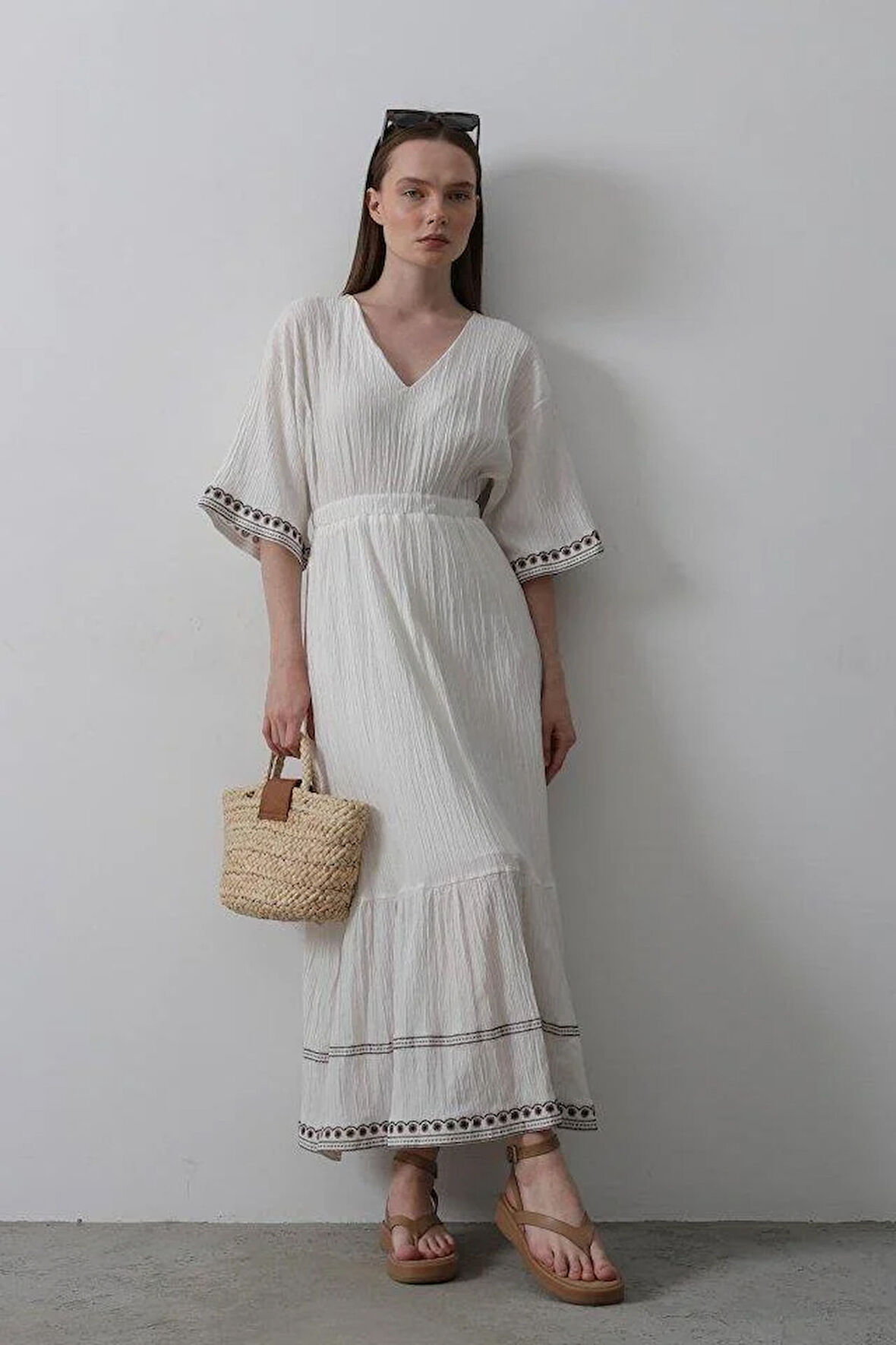 KolEtekNakışlıElbise - Beyaz