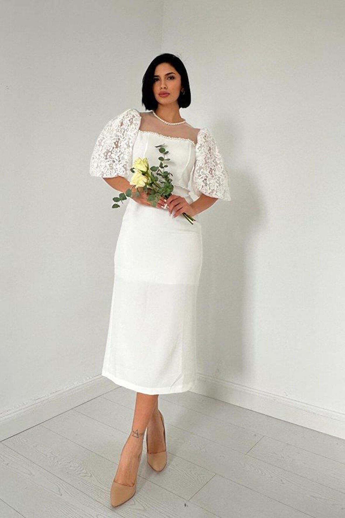 Ekru İncili Tül Detay Elbise