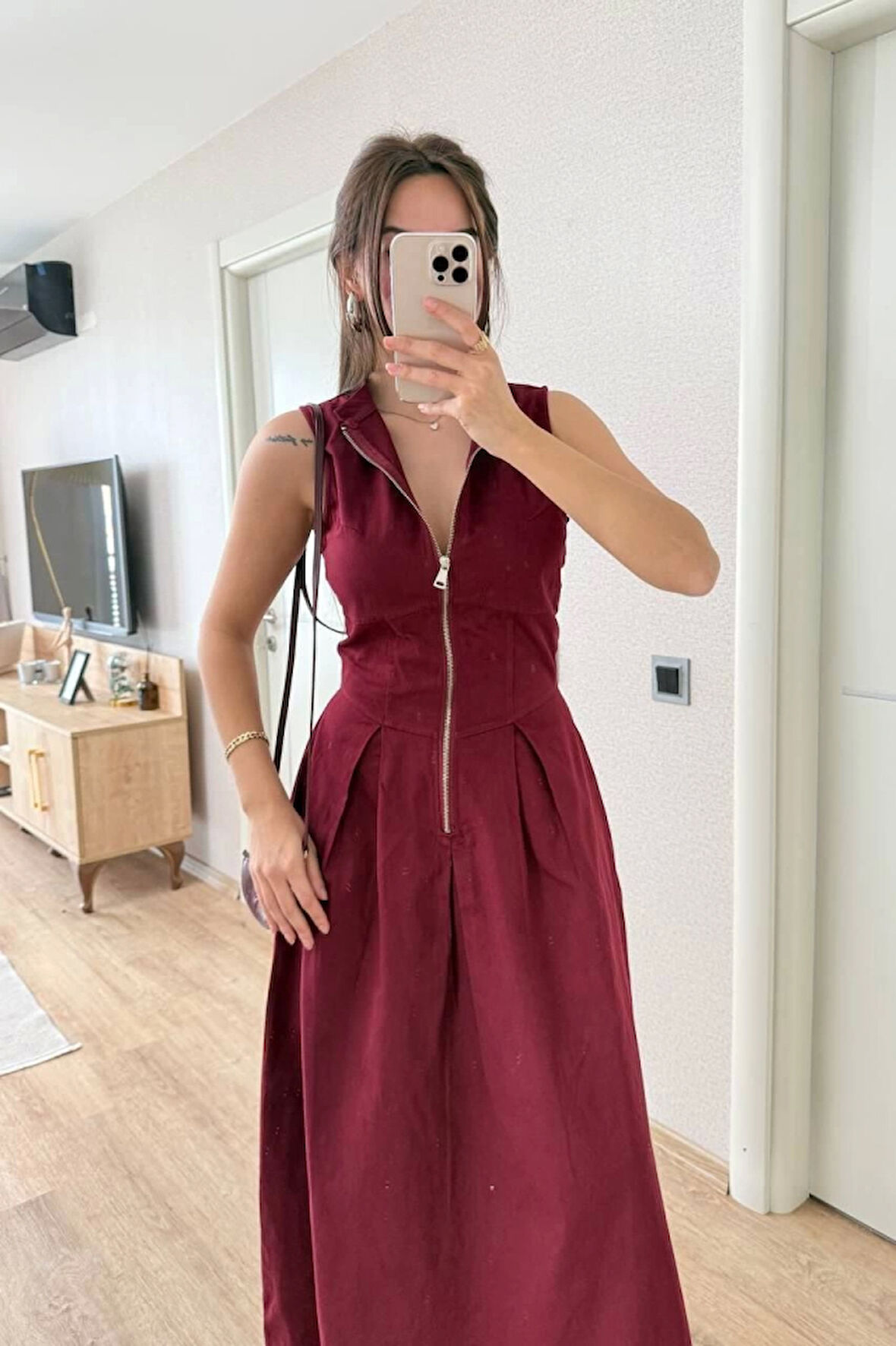 Dik Yuvarlak Yaka Önden Fermuarlı Sifir Kol Beli Oturtmalı Kolsuz Cepli Çan Etekli Uzun Elbise - Bordo