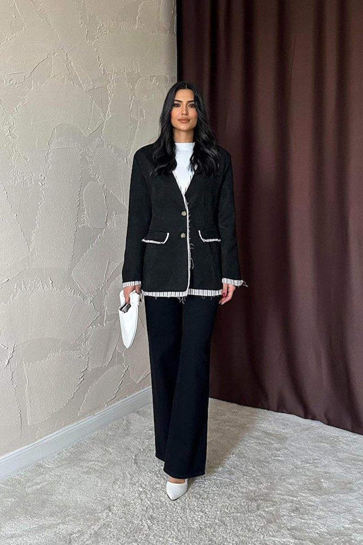 Siyah Çizgili Astarlı Garnili Süet Ceket