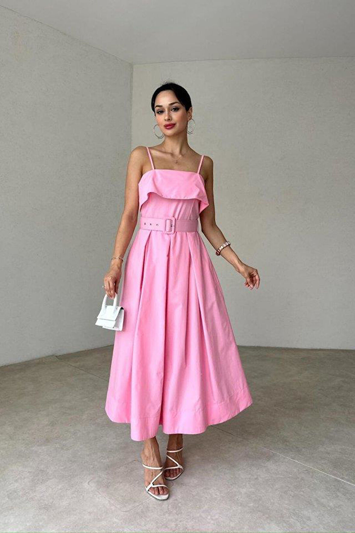 Pembe Beli Kemerli Pileli Elbise