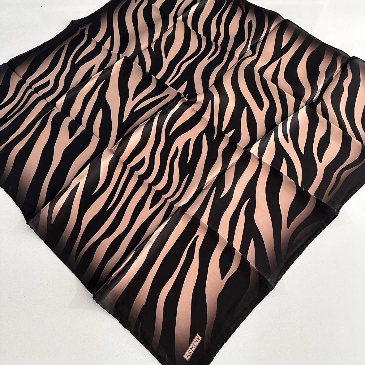 Armine Saf İpek Eşarp Nostalji Serisi PKA0103