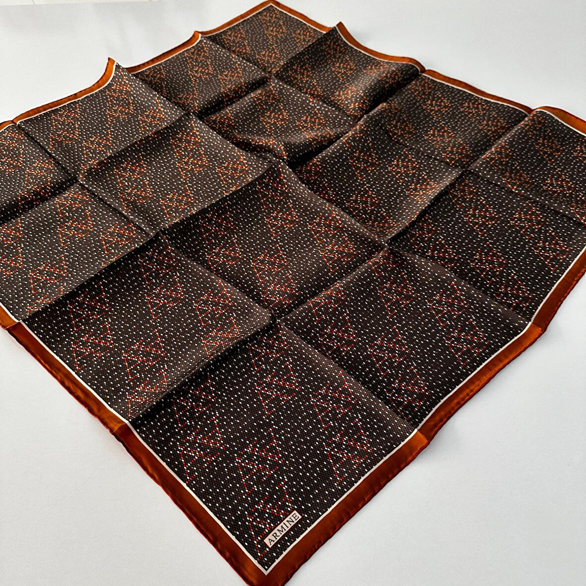 Armine Sura Saf İpek Eşarp 24-25 Sonbahar Kış Sezonu PKT0101