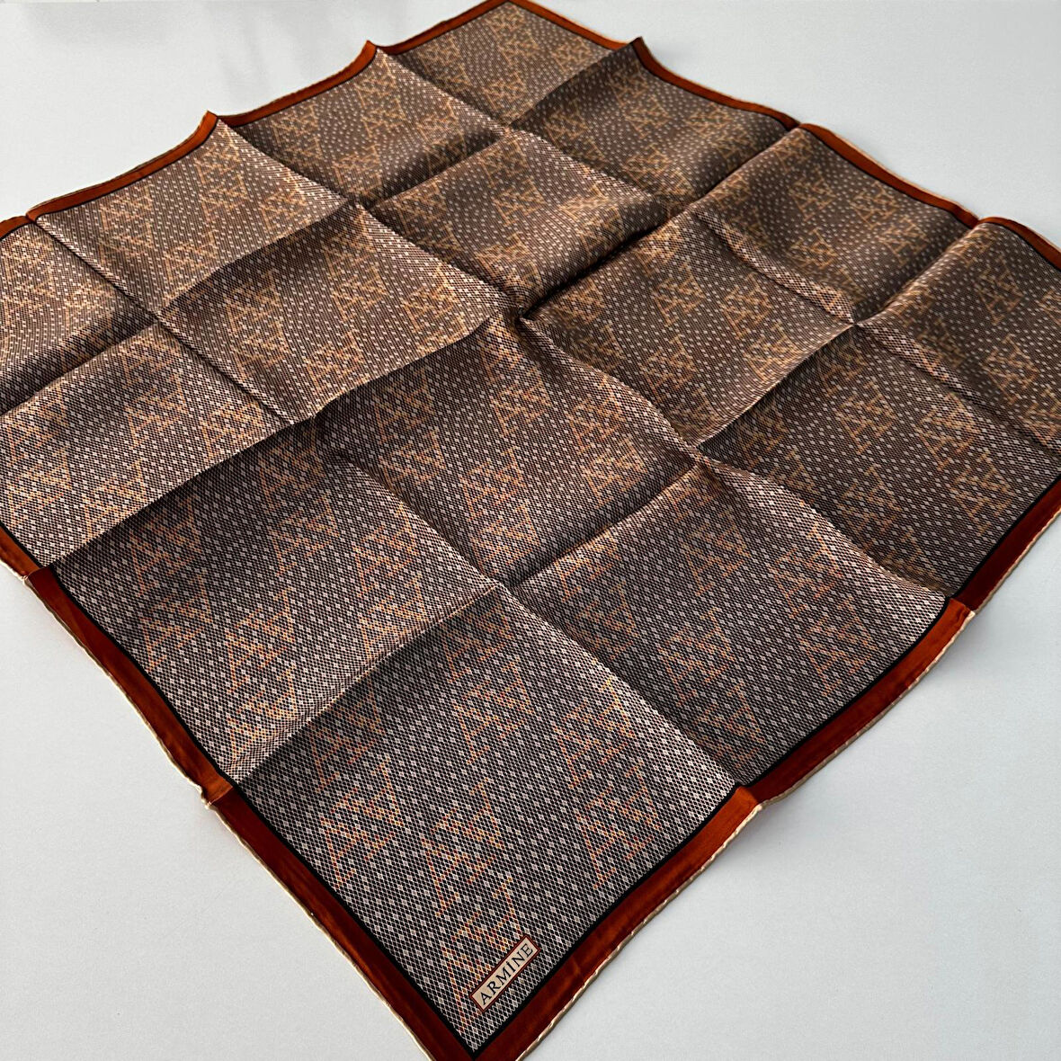 Armine Sura Saf İpek Eşarp 24-25 Sonbahar Kış Sezonu PKT0108