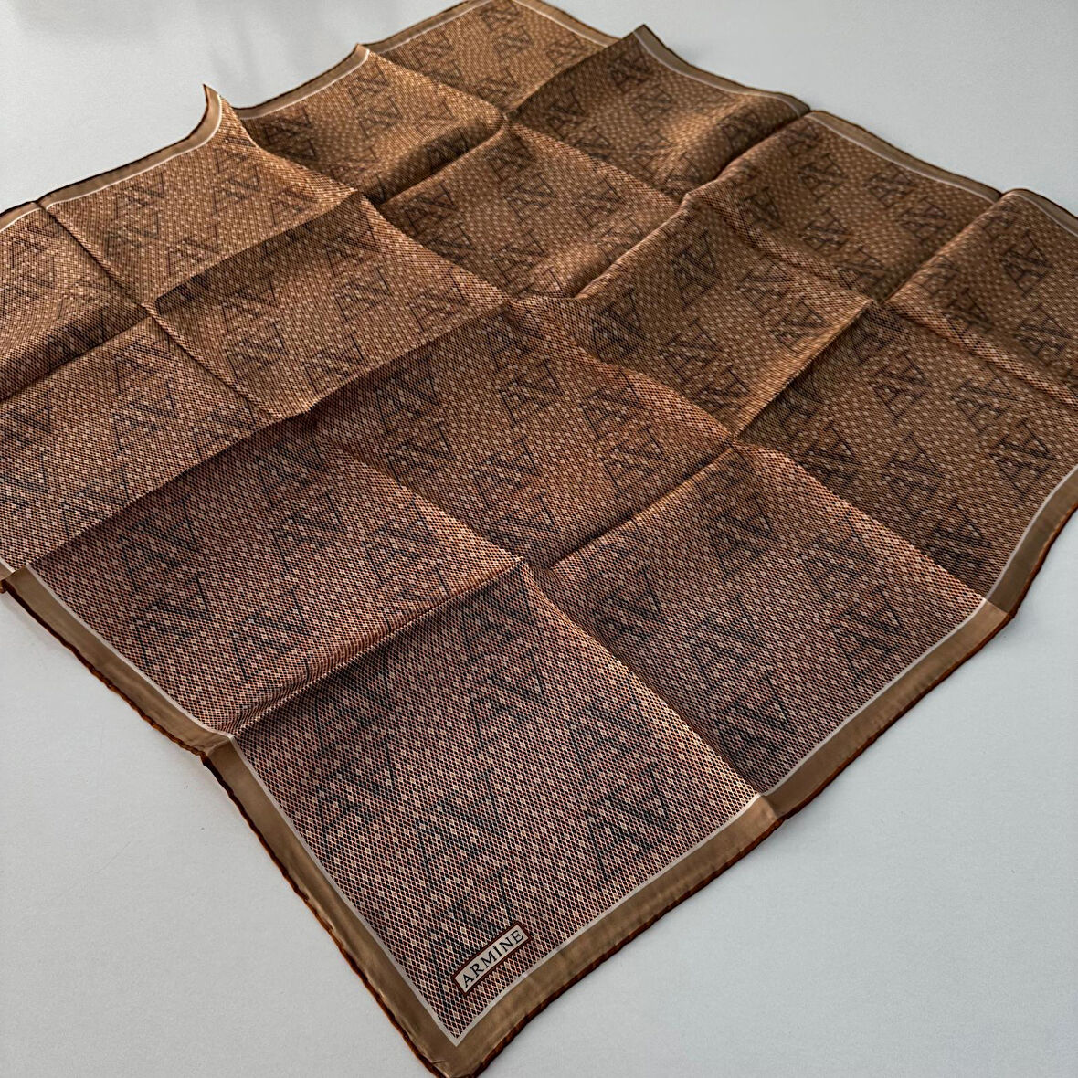 Armine Sura Saf İpek Eşarp 24-25 Sonbahar Kış Sezonu PKT0111