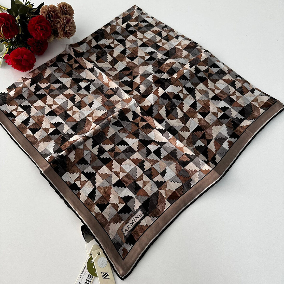 Armine Sura Saf İpek Eşarp 24-25 Sonbahar Kış Sezonu PKT0604