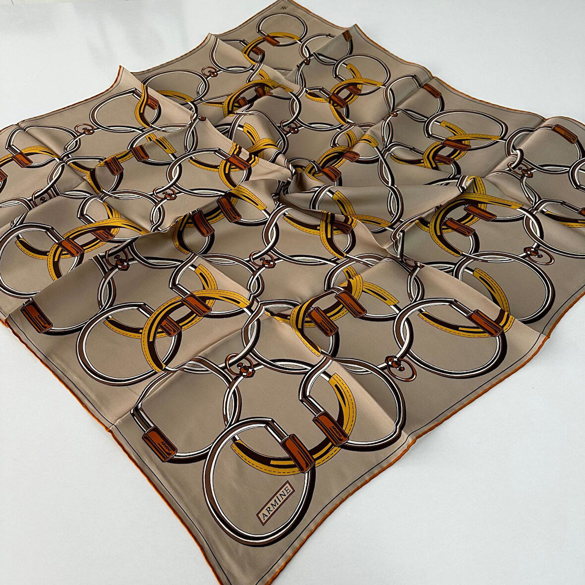 Armine Sura Saf İpek Eşarp 24-25 Sonbahar Kış Sezonu PKT1113