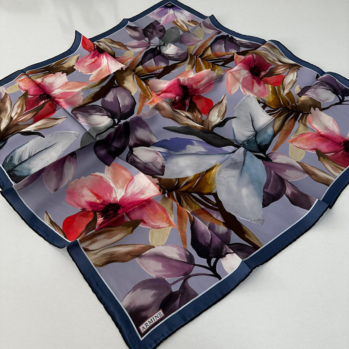 Armine Sura Saf İpek Eşarp 24-25 Sonbahar Kış Sezonu PKT1214