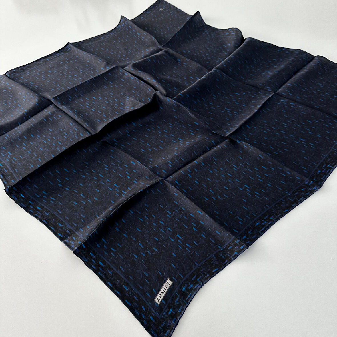 Armine Sura Saf İpek Eşarp 24-25 Sonbahar Kış Sezonu PKT1902