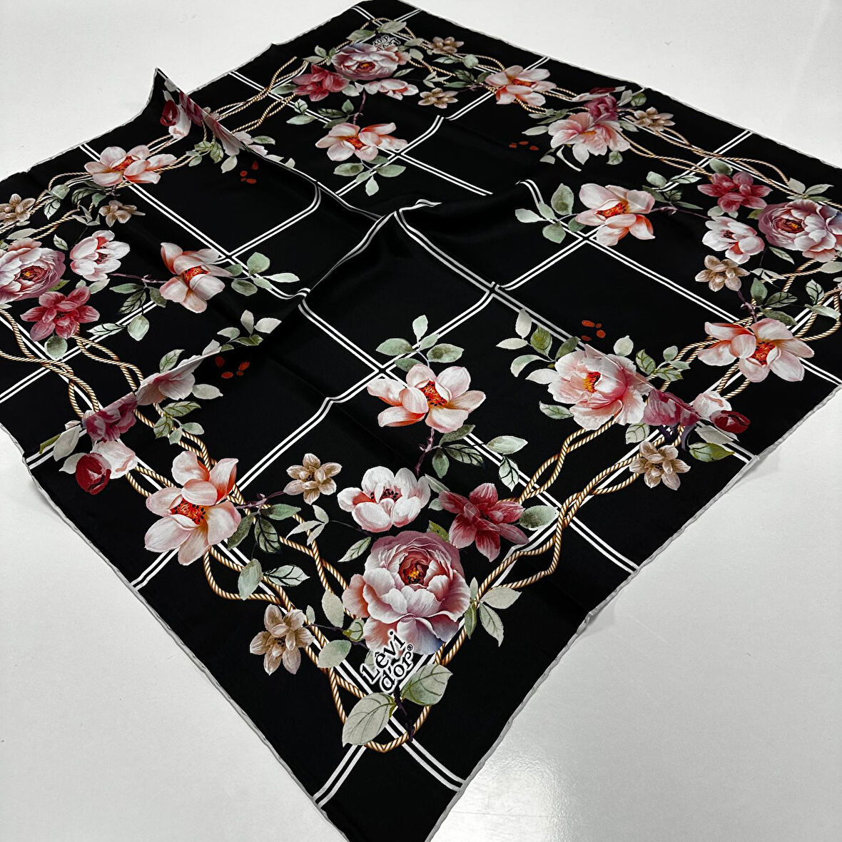 Levidor Twill İpek Eşarp IPKW28