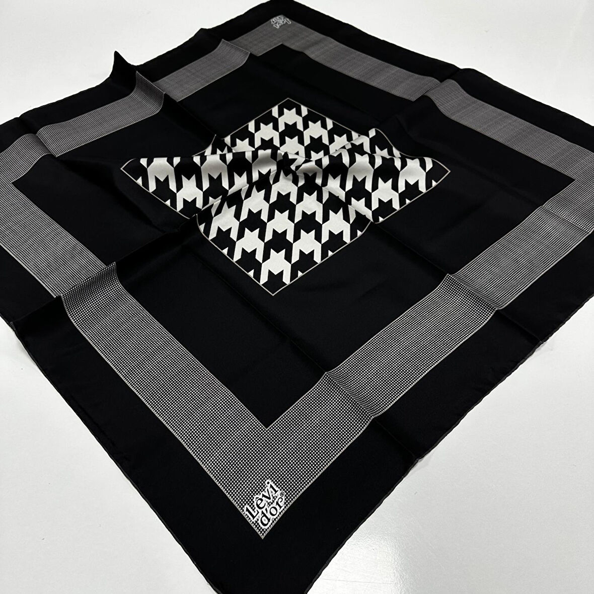 Levidor Twill İpek Eşarp IPKW81