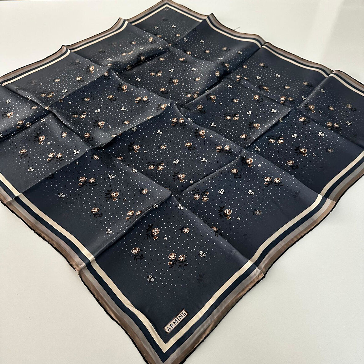 Armine Saf İpek Eşarp Nostalji Serisi Sura İpek PKA4501