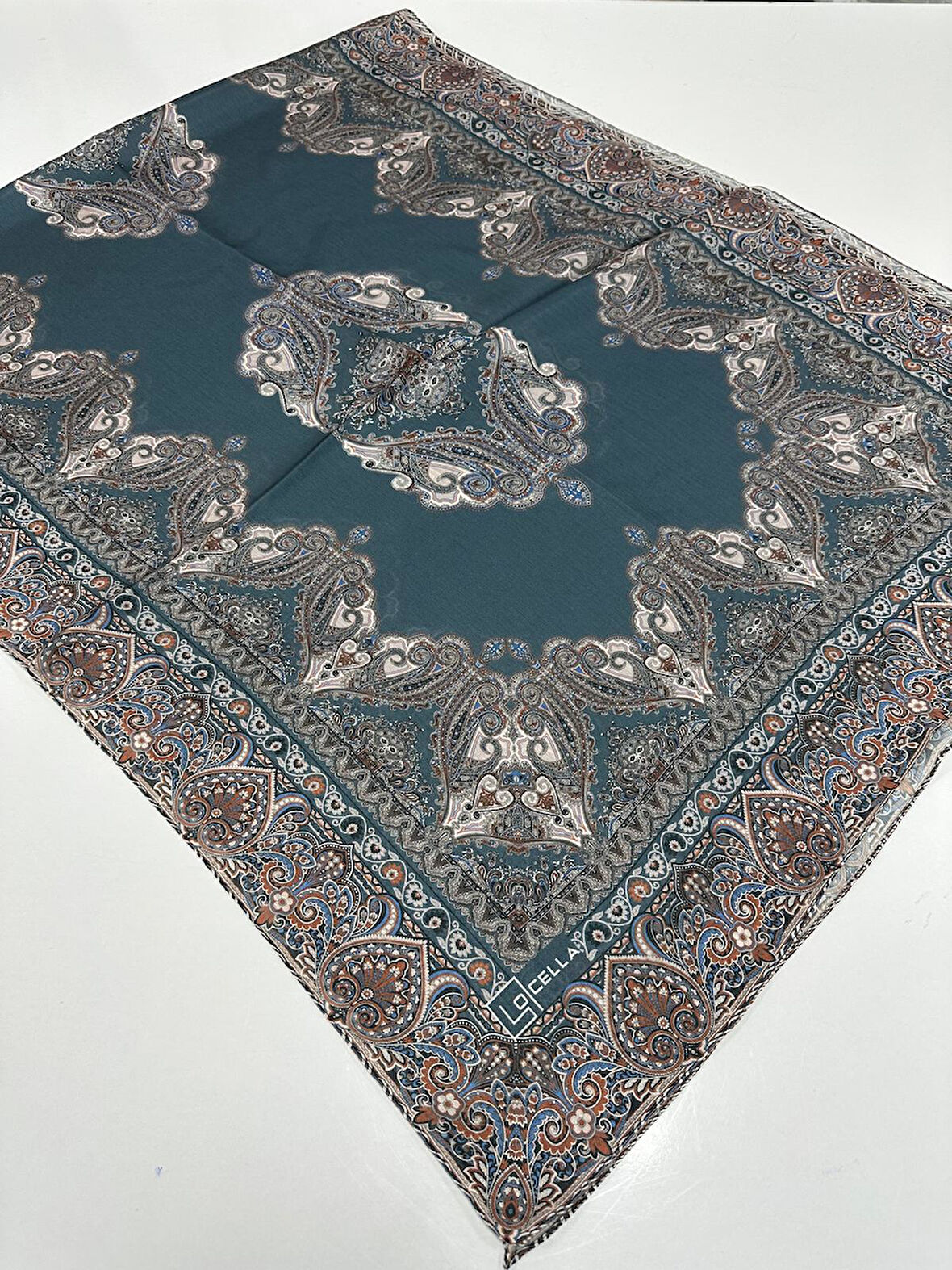 Locella İdol Saten İpek Şal LWR0507