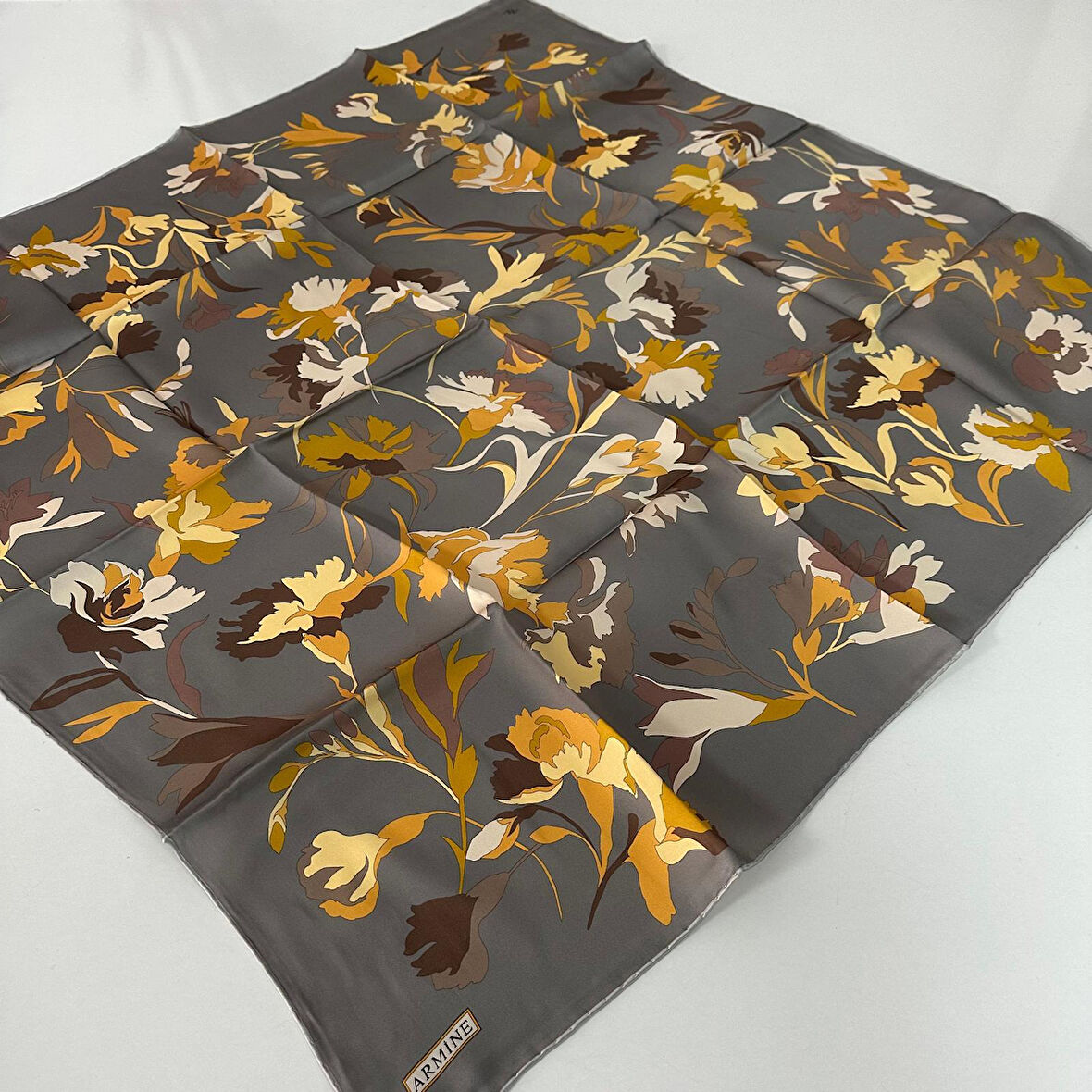 Armine Saf İpek Eşarp Sura İpek 2025 İlkbahar-Yaz Sezon PKR2204