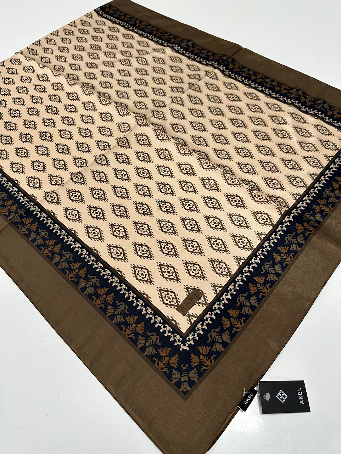 Akel Vual Şal LWA0109