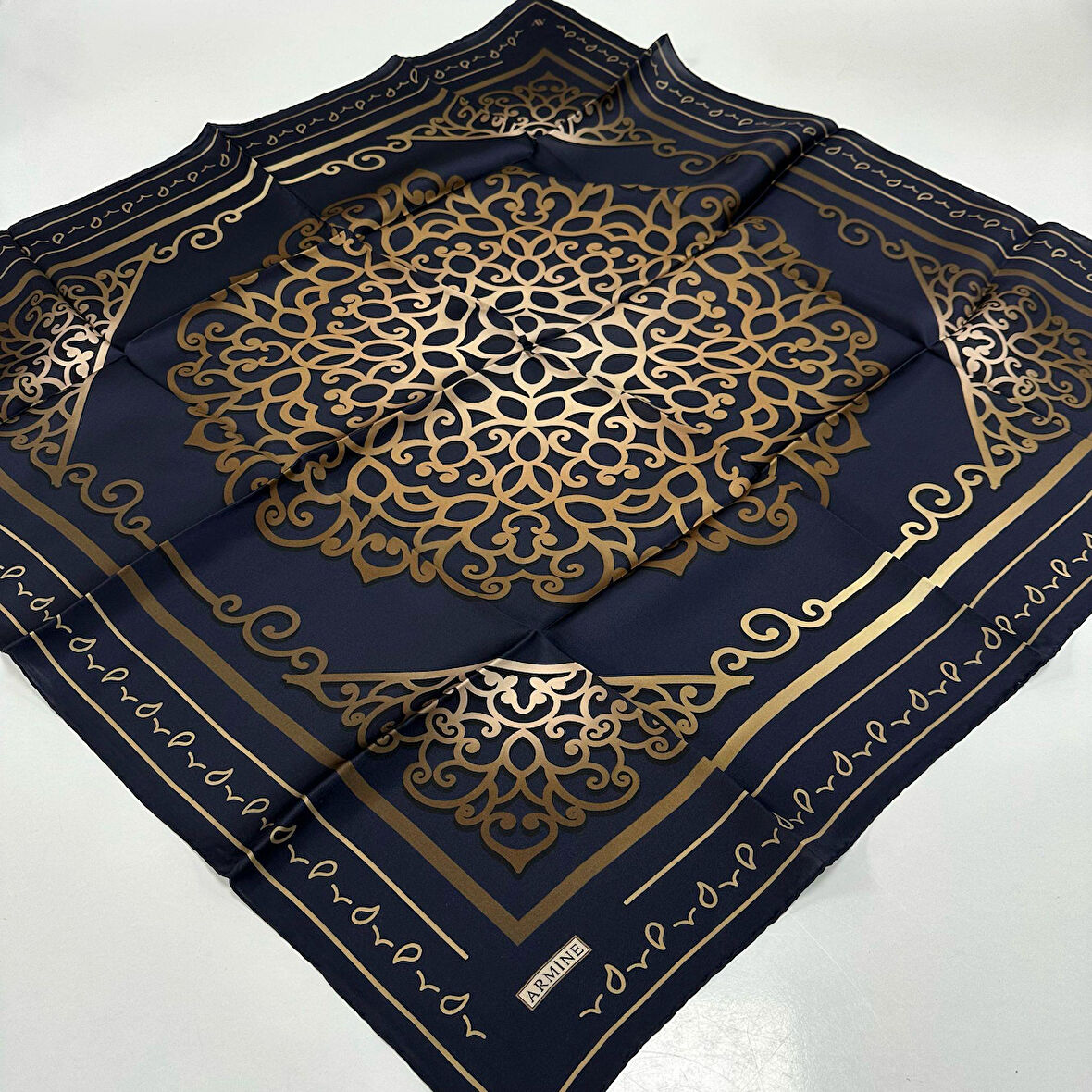 Armine Saf İpek Eşarp Nostalji Serisi Sura İpek PKB0101