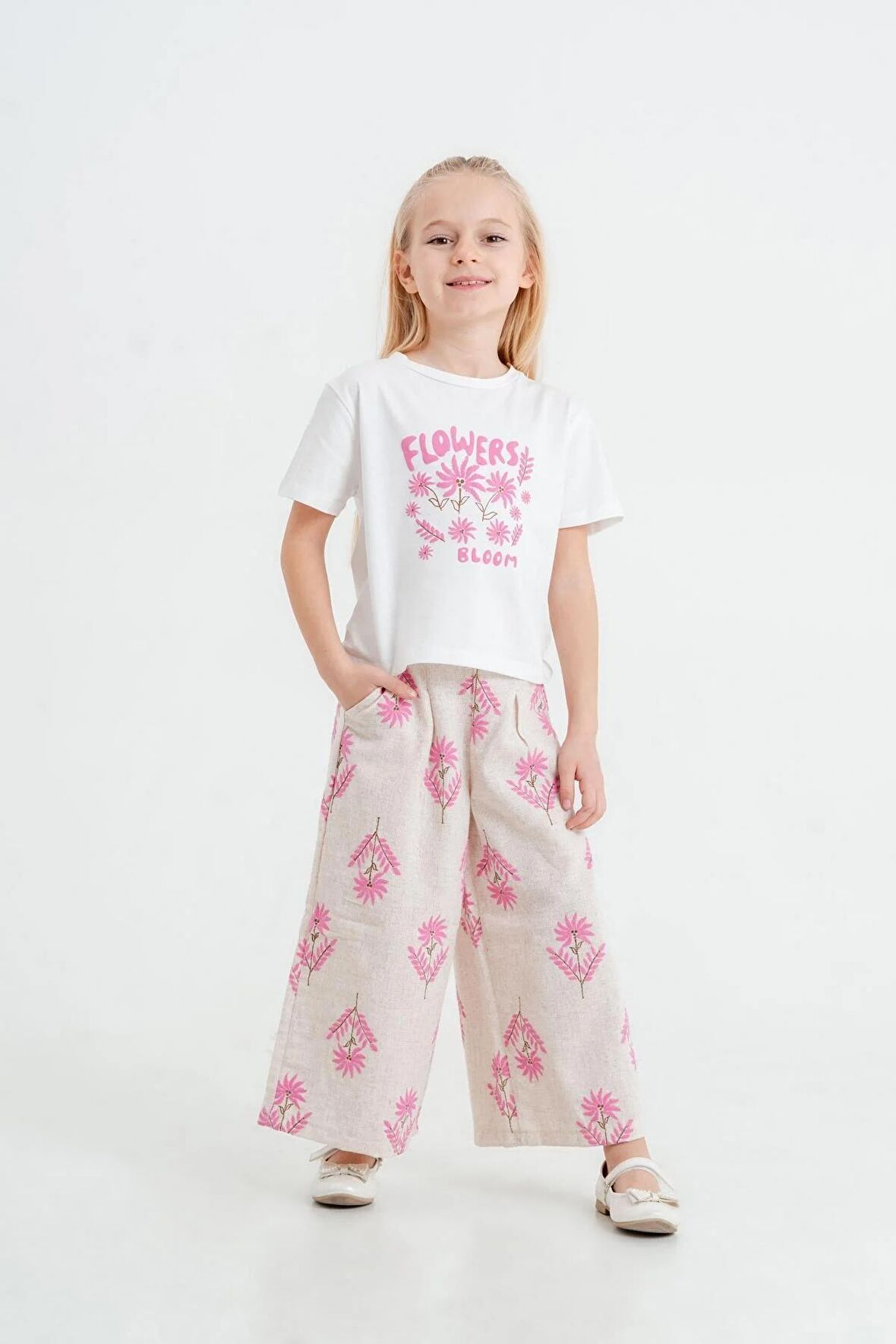 Çiçek Nakışlı Keten Kız Çocuk Pantolonlu Takım Pembe