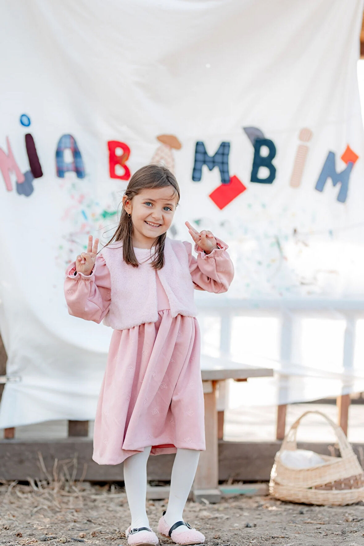 Kürklü Nubuk Kumaş Fiyonk Nakışlı Elbise Pembe