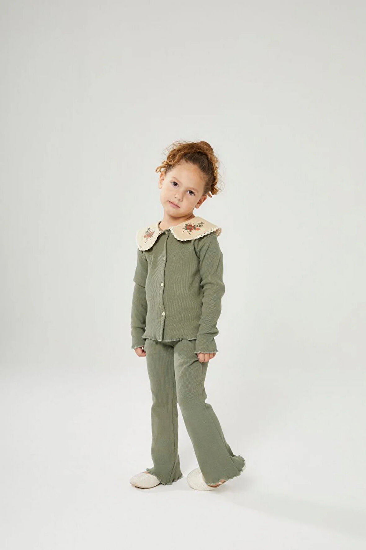 Yakası Nakışlı Fitilli Takım Yeşil