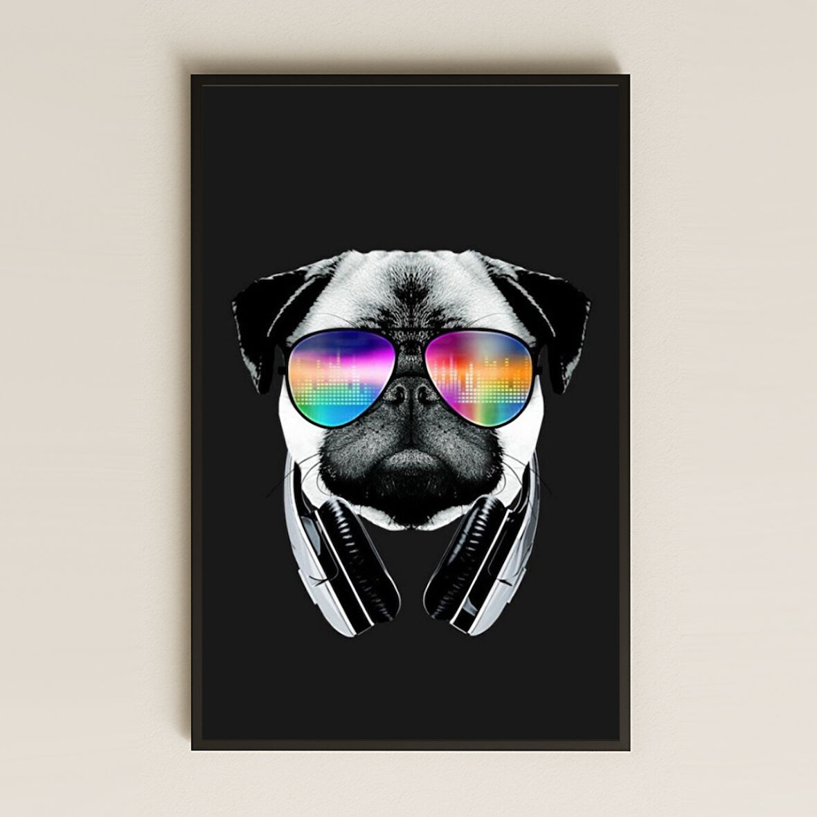 DJ Pug Kulaklıklı Neon Gözlüklü Tasarım Pleksi Tablo